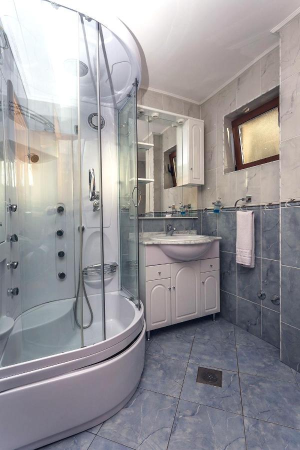 Villa M Dobra Voda Kamer foto