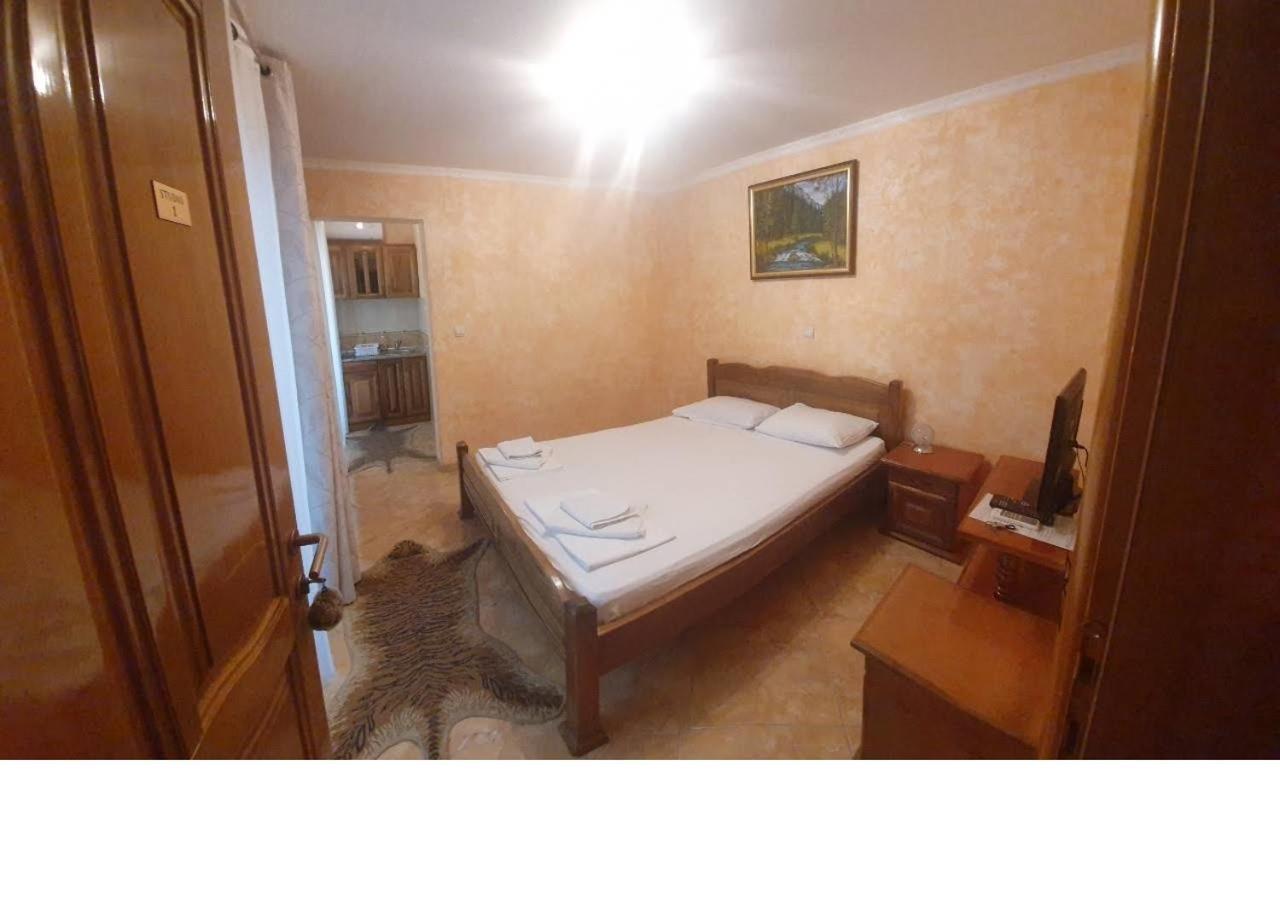 Villa M Dobra Voda Buitenkant foto