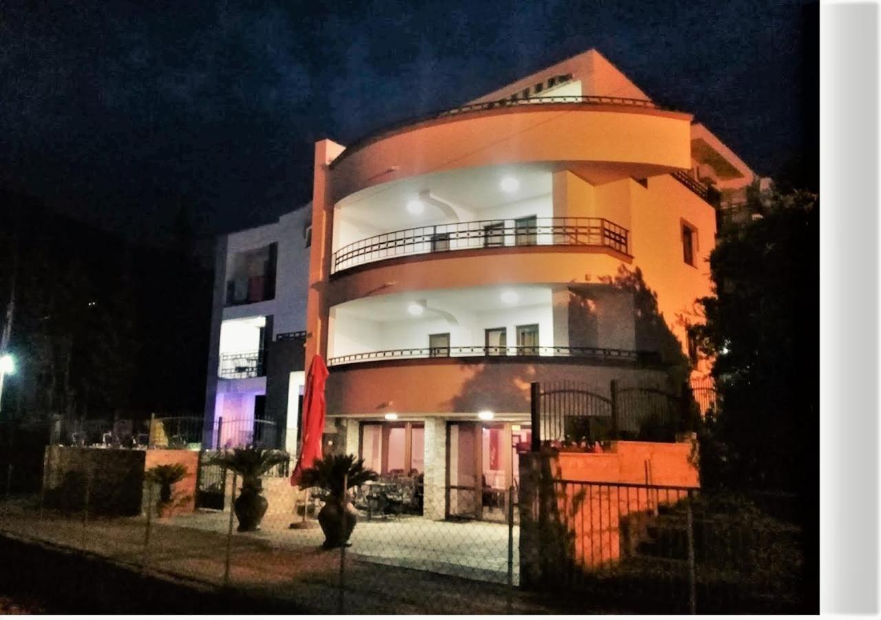 Villa M Dobra Voda Buitenkant foto