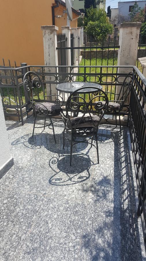 Villa M Dobra Voda Buitenkant foto